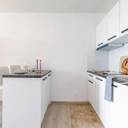 Cosy Studio Near The Appartement *